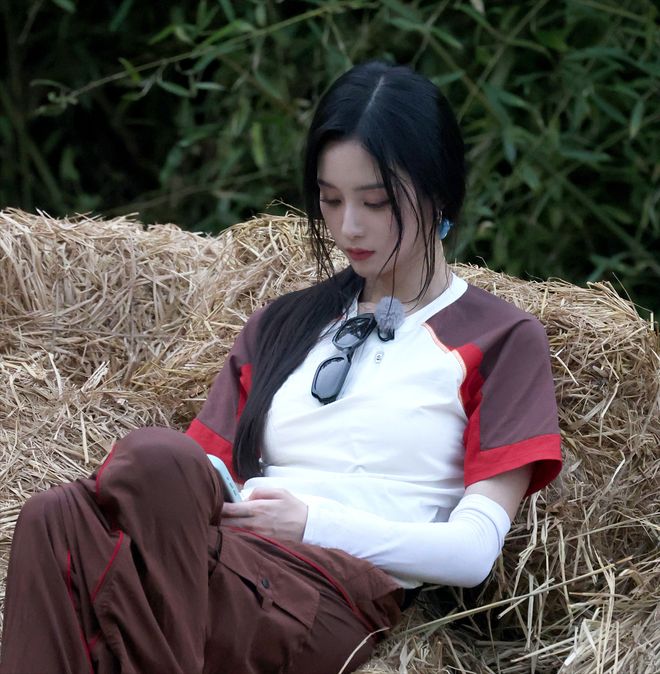 对战徐志胜颜安野外做床失败到崩溃AG真人《嗨放派4》郑恺苗苗夫妻(图9)